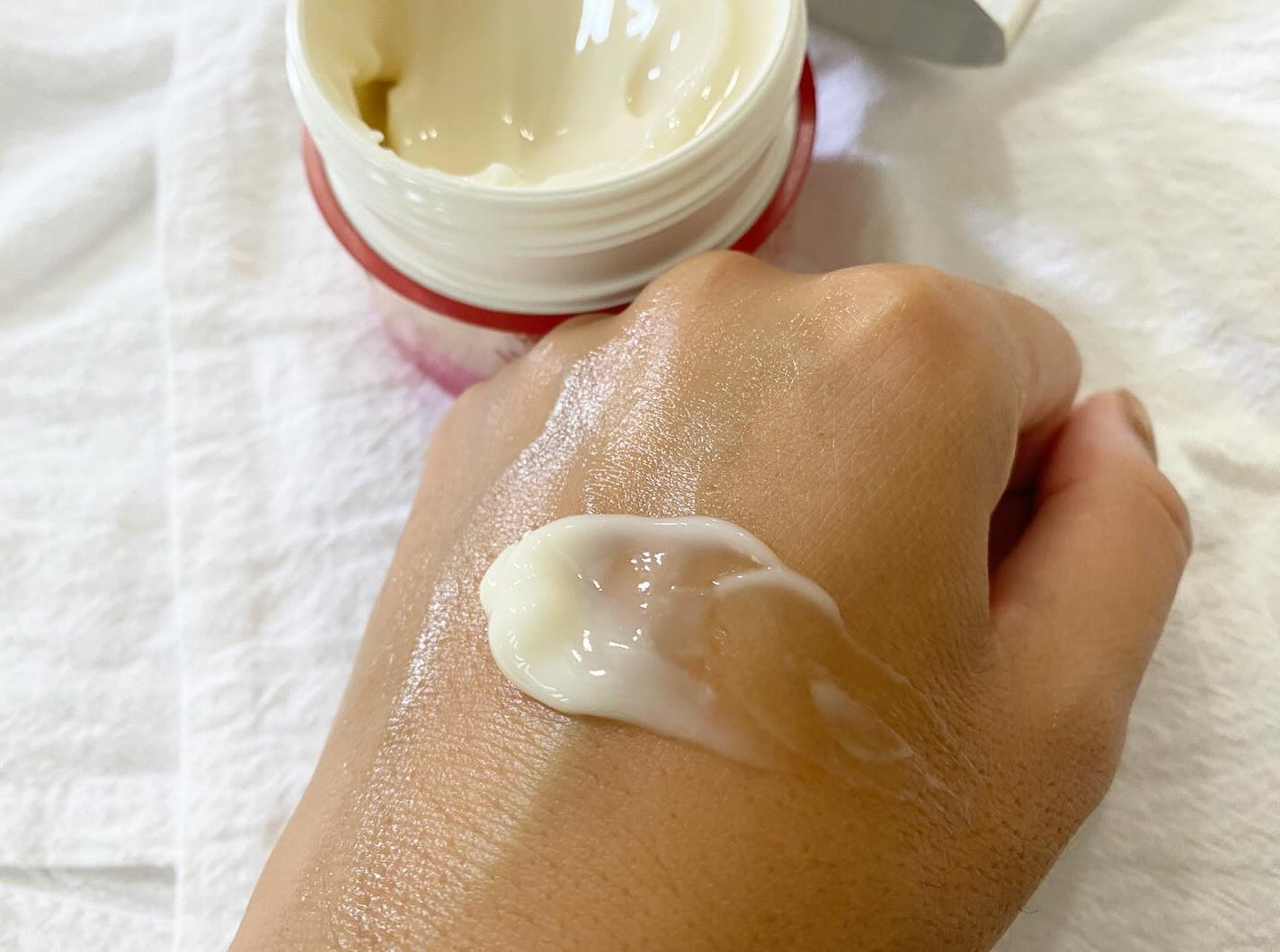 sarichan1219 on LIPS 「1つで7役✨化粧水、シワ改善美容液、乳液、クリーム、マッサージ..」(3枚目)