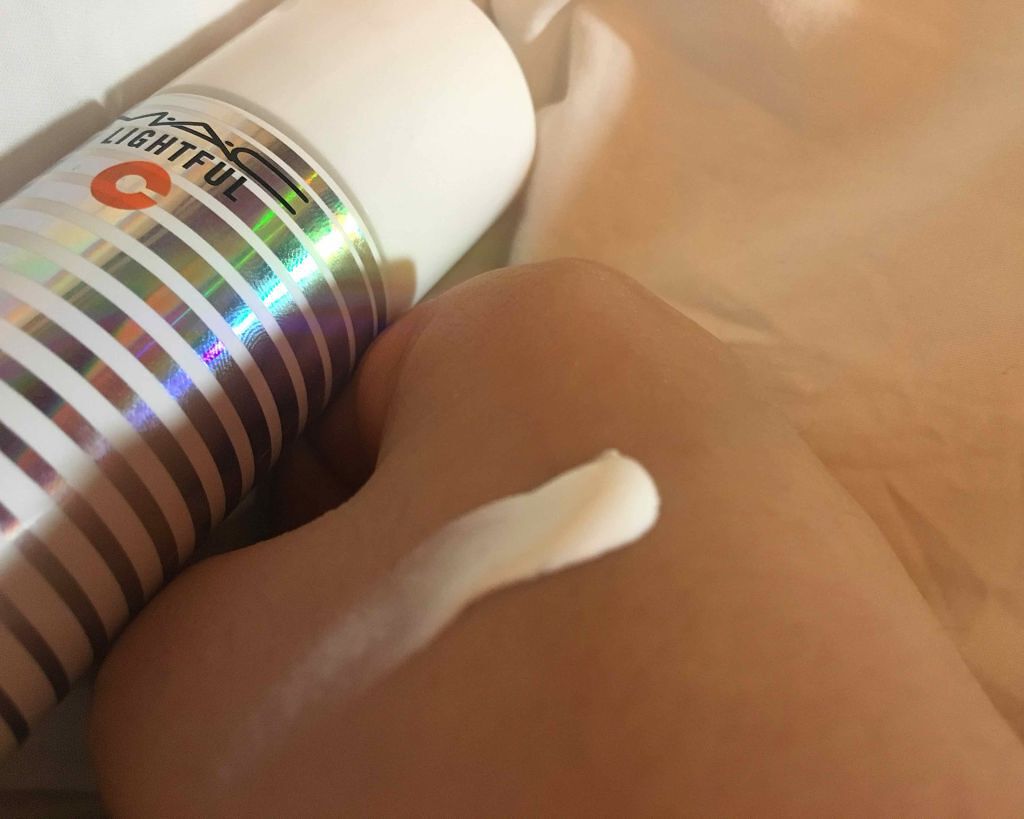 ライトフル C+ SPF50 モイスチャライザー/M・A・C/化粧下地を使ったクチコミ(2枚目)