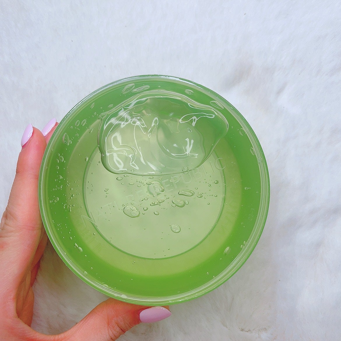 マイルド&モイスチャーアロエジェル/ネイチャーリパブリック/ボディローションを使ったクチコミ(2枚目)