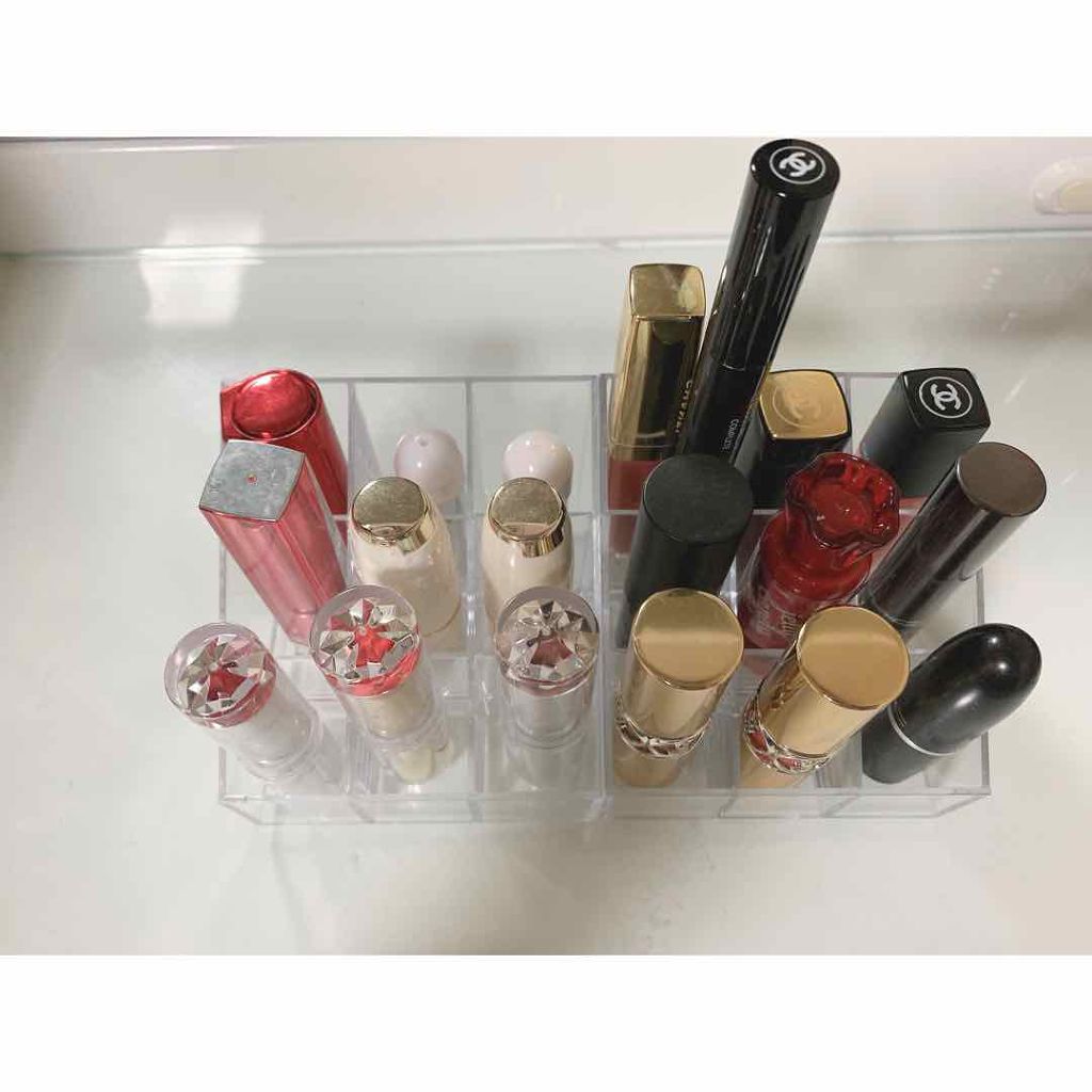 KIIIE on LIPS 「やっとリップスタンド?を購入!セリアで9本入る物を2つ✌🏽左側..」(1枚目)