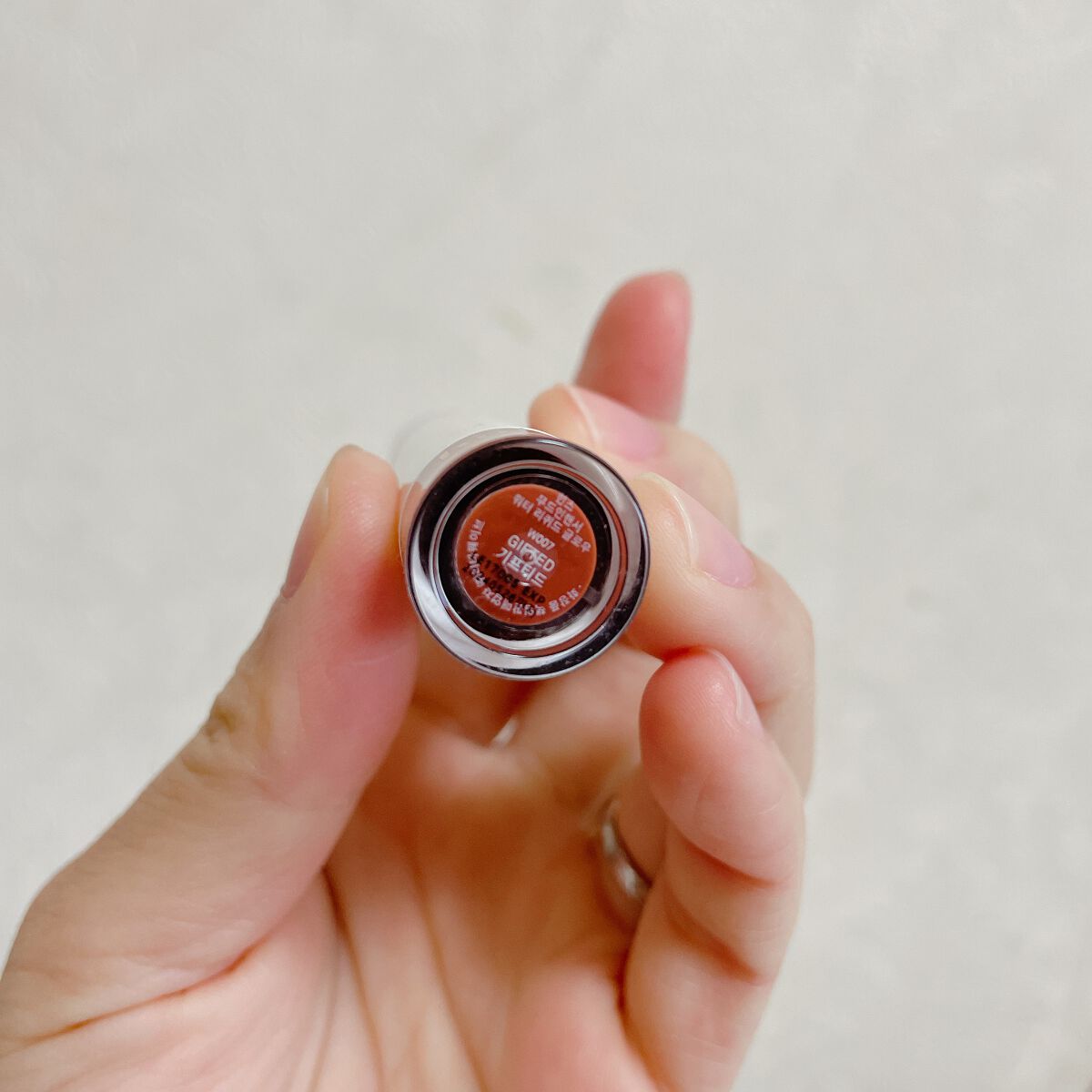 ムードインハンサーウォーターリキッドグロウ W007 ギフティッド/hince/口紅を使ったクチコミ（2枚目）