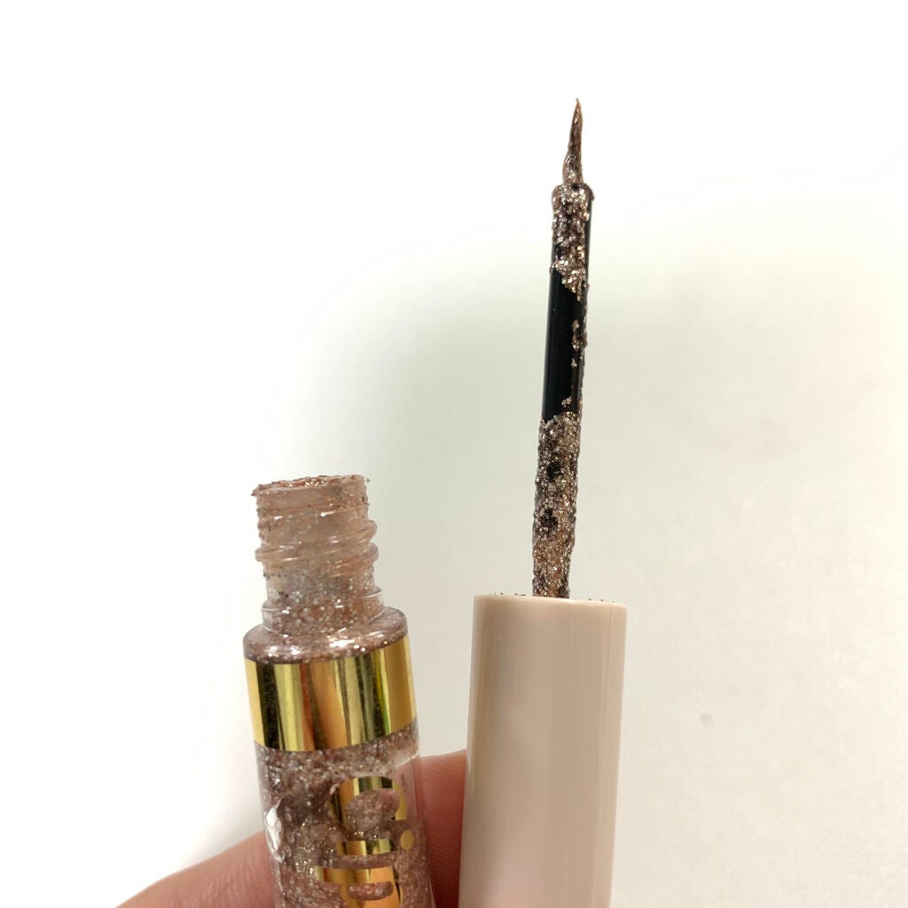 グリッターイルミネーションライナー/CipiCipi/リキッドアイライナーを使ったクチコミ(2枚目)