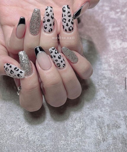 #ネイル,#月ネイル,#アートネイル,#海ネイル,#ミラーアートネイル,#アニマルネイル,#夏ネイル,#ヒョウ柄ネイル,#オータムネイル,#ジュエリーネイル,#ミラーネイル,#手書きアートネイル,#うねうねネイル,#ブラウンネイル,#冬ネイル,#天王寺ネイル,#牛柄ネイルのネイルデザイン