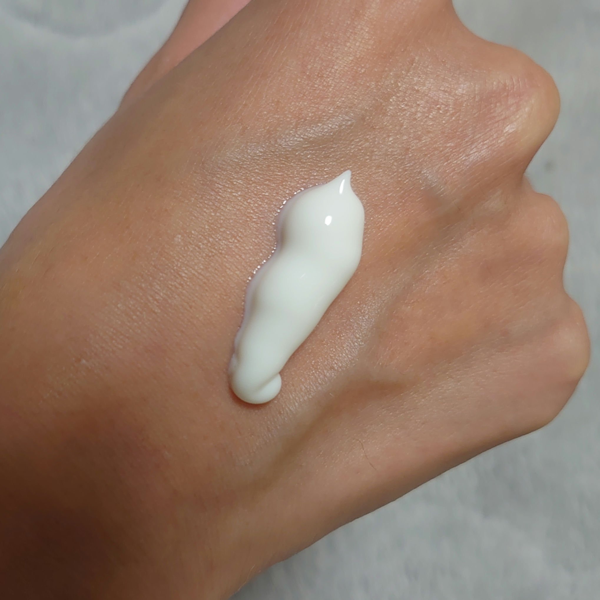 リリーフサンモイスチャライザー/HYGGEE/化粧下地を使ったクチコミ（2枚目）