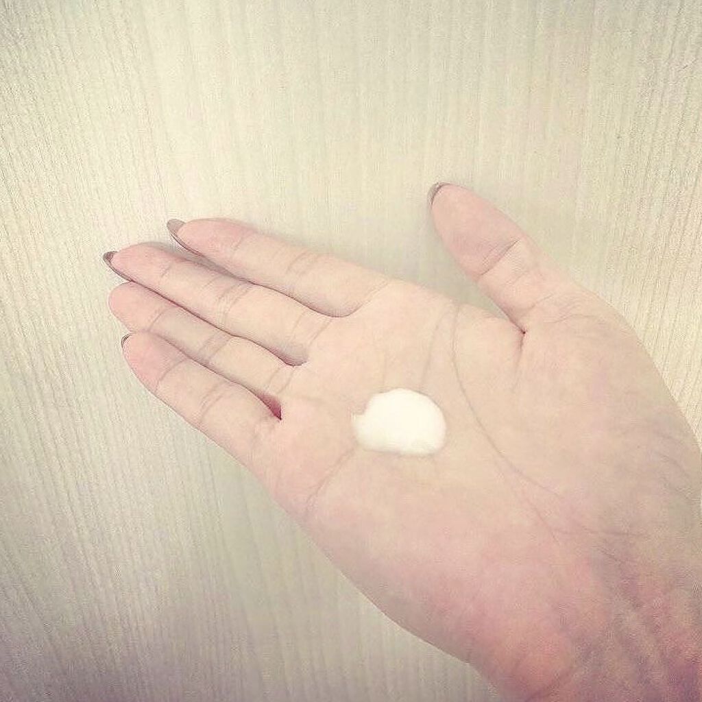 プレミアムボディミルク ホワイトニング【医薬部外品】		/ニベア/ボディミルクを使ったクチコミ（3枚目）