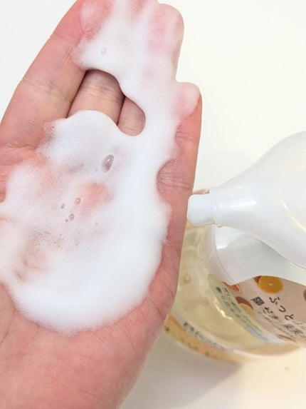 ビオレ ビオレ ザ ハンド 泡ハンドソープ ふっとほどける陽だまりの果実の香りのクチコミ「今回は、newハンド泡ソープの紹介です✨
出る所が生クリームの絞り口みたくなっているので
見た.....」(2枚目)