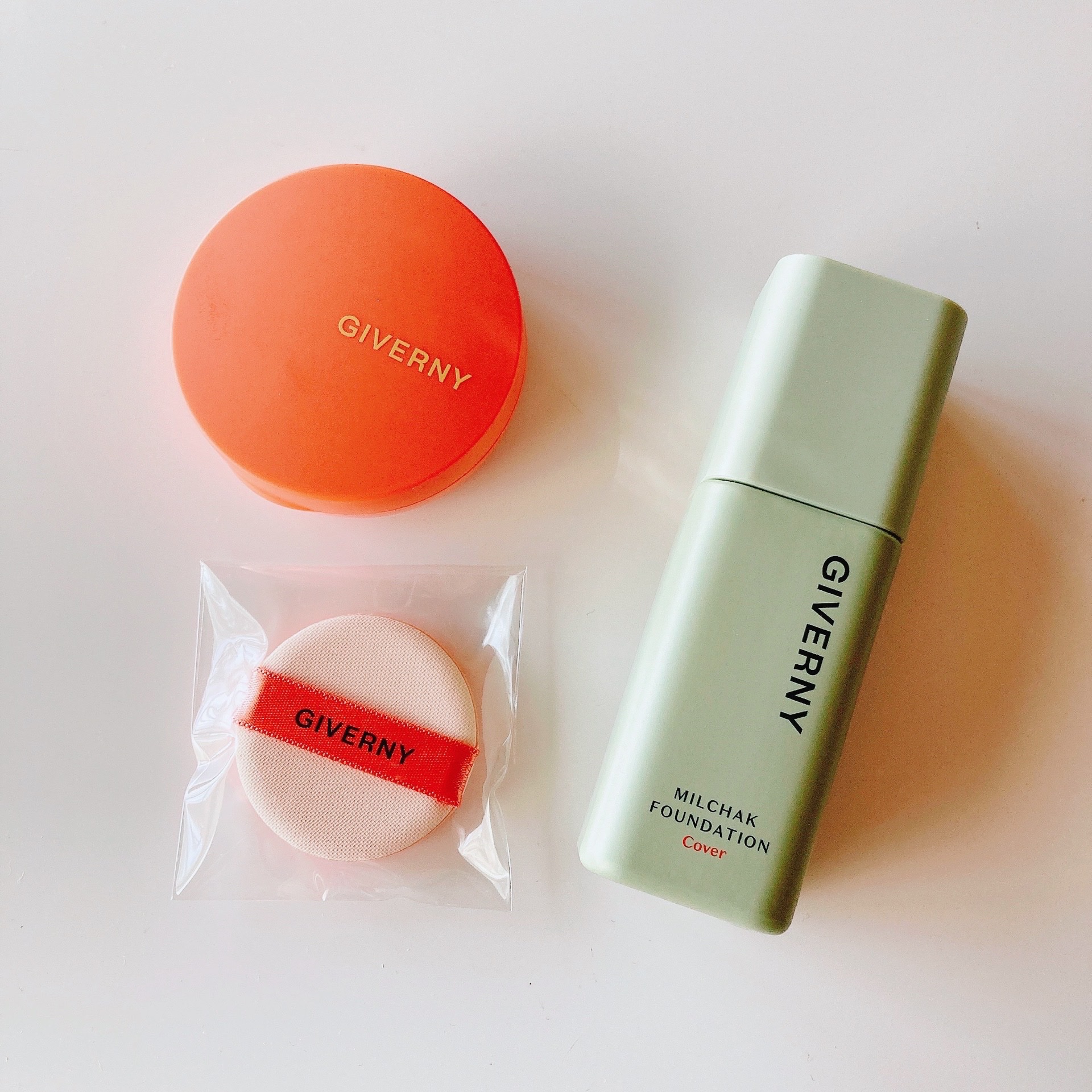 ジヴェルニー 密着カバーファンデーション 22NW ナチュラルベージュ/GIVERNY/リキッドファンデーションを使ったクチコミ（2枚目）