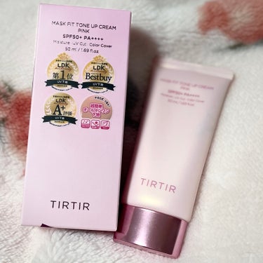 #tirtir #ティルティル
#マスクフィットトーンアップクリーム ピンク

混合肌だし大丈夫合うだろと思って購入！



頬砂漠すぎてパキッて
時間経つと口周りも引っ張られる感じあった
やっぱりめっ