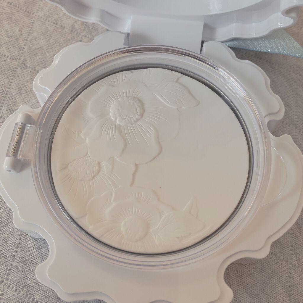 花神シリーズ プレストパウダー/FlowerKnows/プレストパウダーを使ったクチコミ（3枚目）