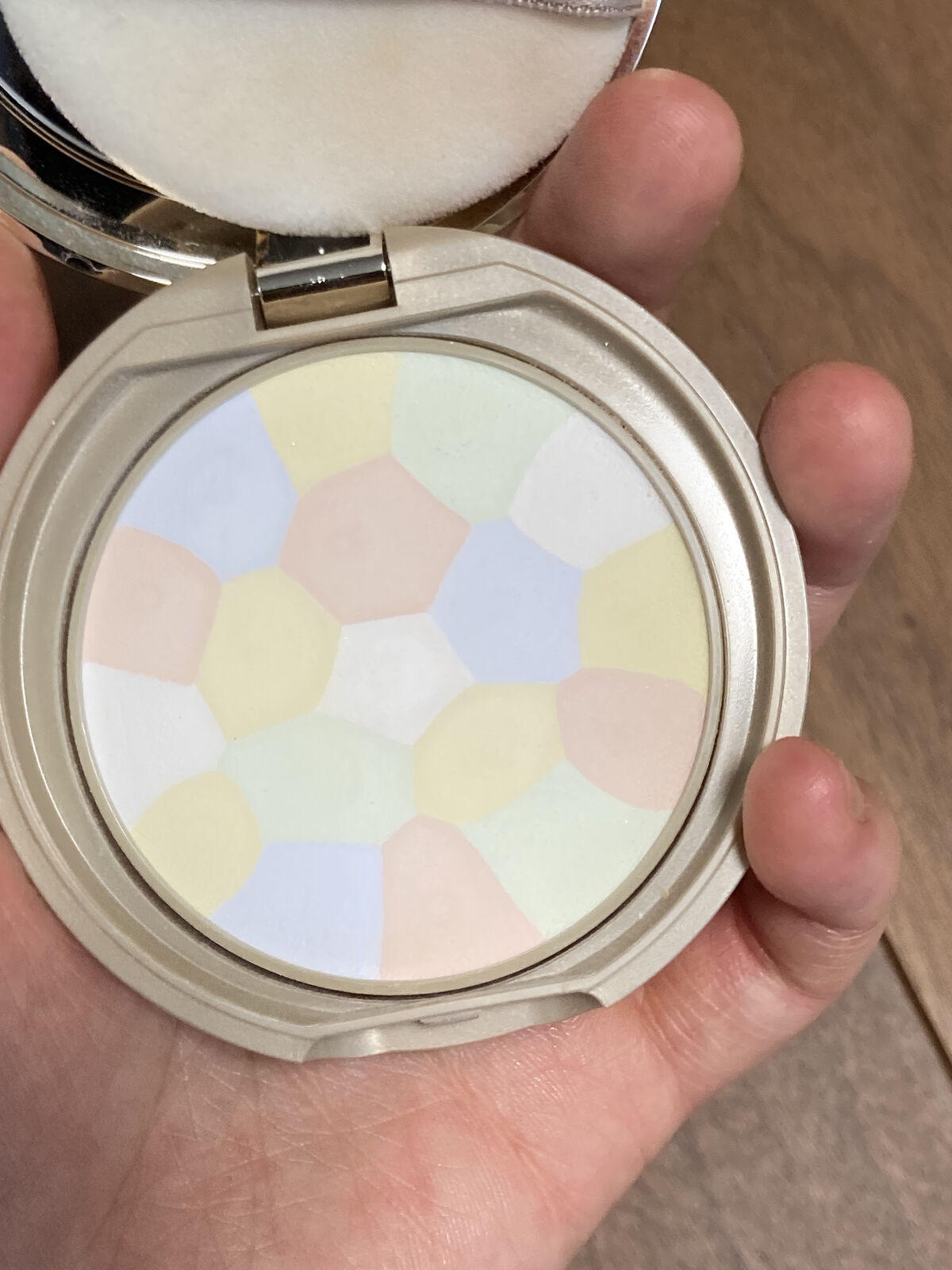 ラ プードル オートニュアンス/Elégance/プレストパウダーを使ったクチコミ（1枚目）