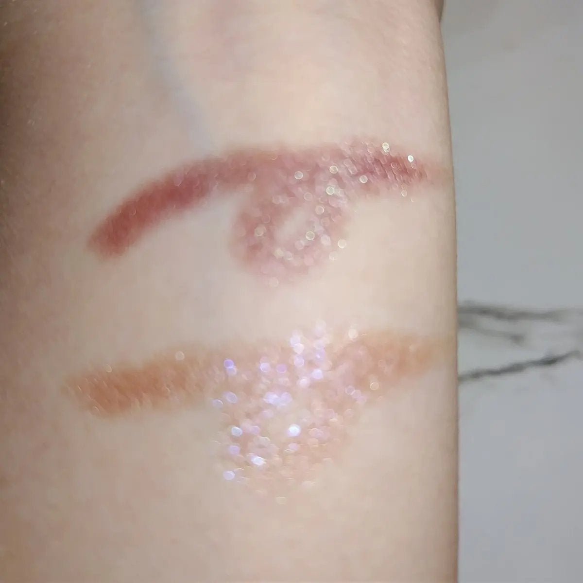 グリームオンフィットシャドウ/excel/スティックアイシャドウを使ったクチコミ(2枚目)