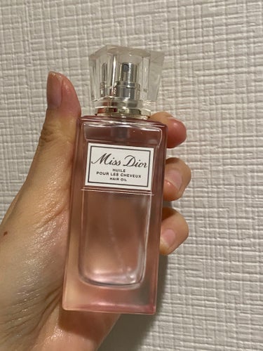 Dior ミス ディオール ヘア ミストのクチコミ「ミス ディオール ヘアオイル   使い切り✨️

¥6,930

すりガラスデザインがかわいい.....」（1枚目）