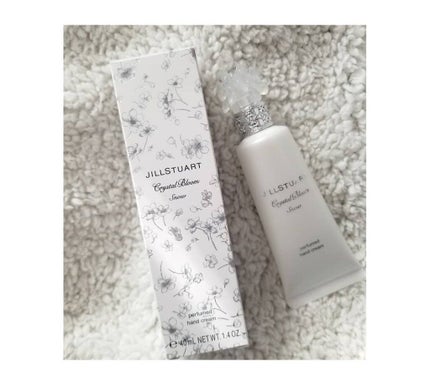クリスタルブルーム スノー パフュームド ハンドクリーム/JILL STUART/ハンドクリームを使ったクチコミ(1枚目)