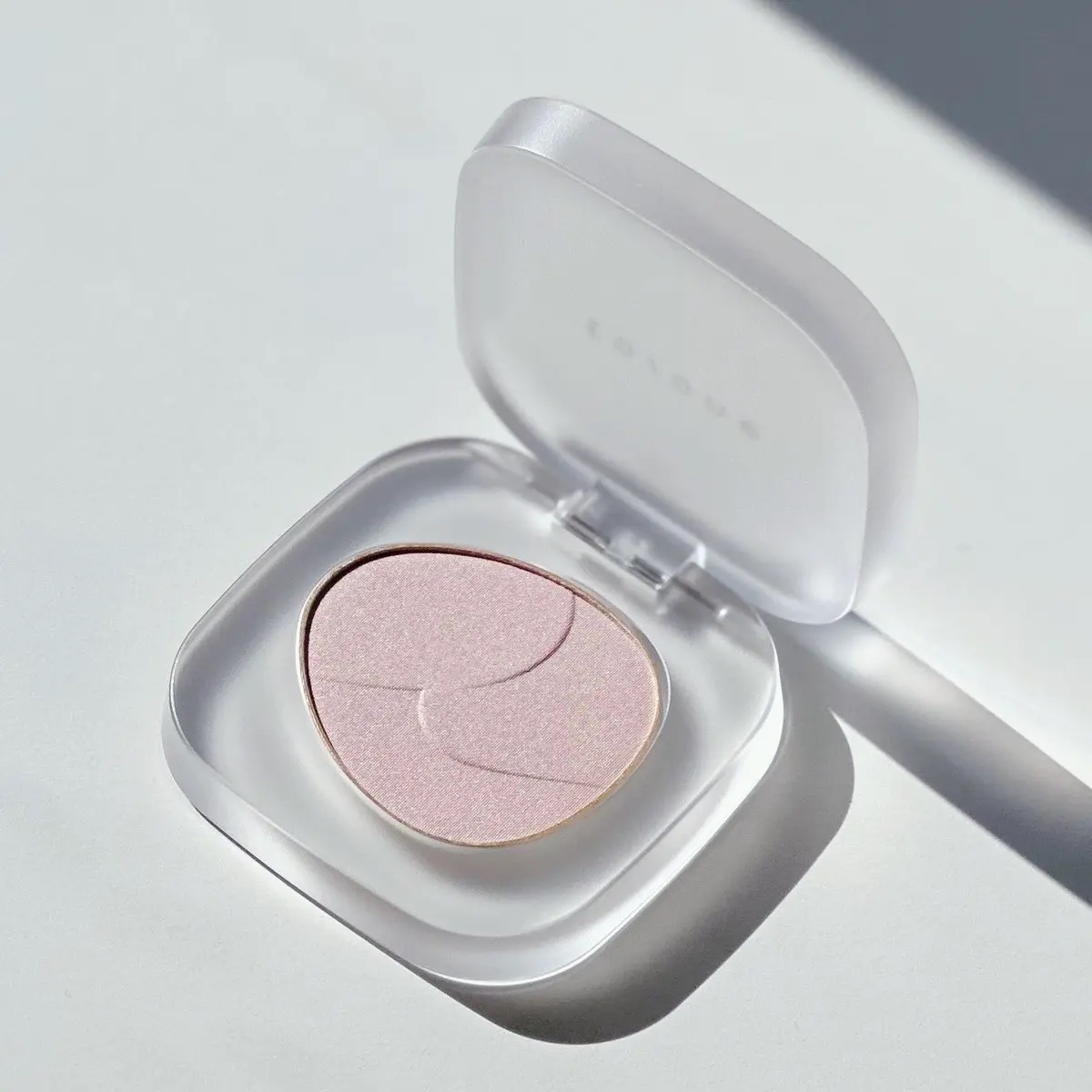 トーン ペタル フロート ブラッシュ/to/one/パウダーチークを使ったクチコミ（2枚目）