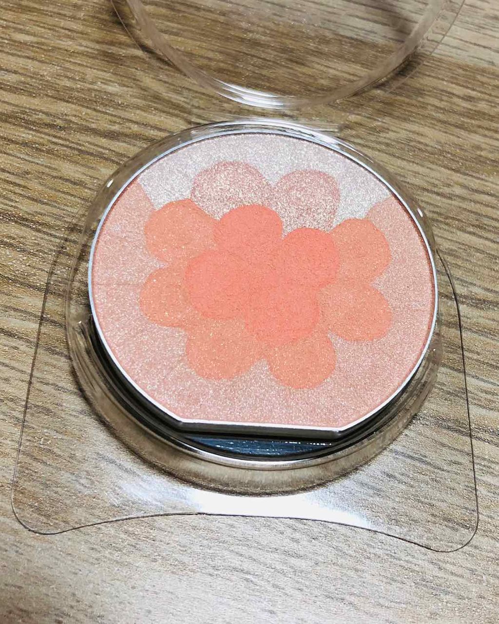 デザイニングパフチーク/AUBE/パウダーチークを使ったクチコミ（2枚目）