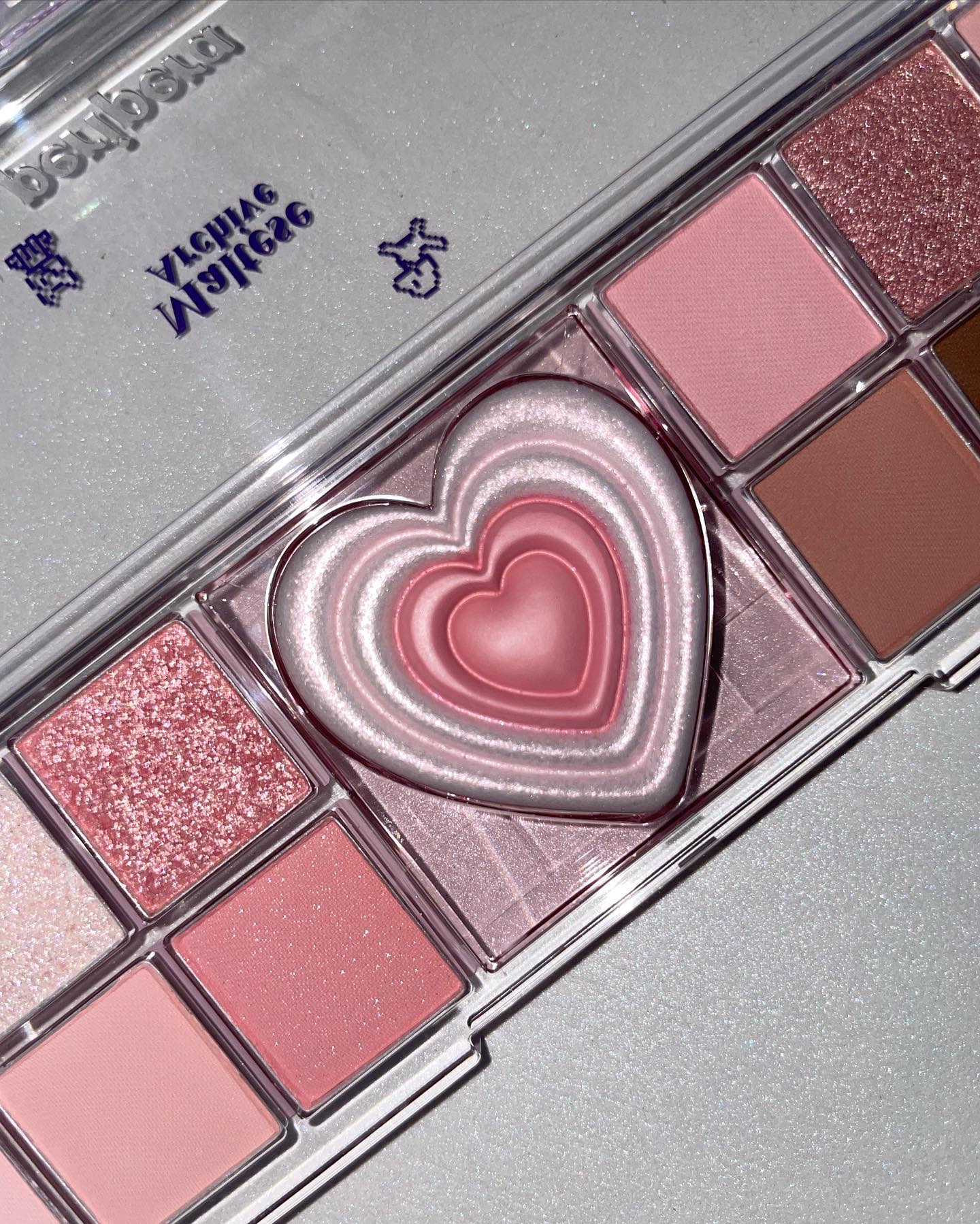 2023年秋新作アイシャドウパレット】オールテイクムードライクパレット