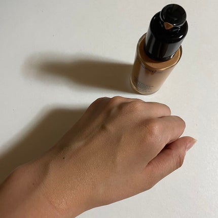 スタジオフィックス フルイッド SPF 15 NC30/M・A・C/リキッドファンデーションの画像