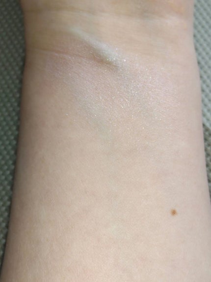 パールグロウニュアンサー/CEZANNE/パウダーハイライトを使ったクチコミ(5枚目)