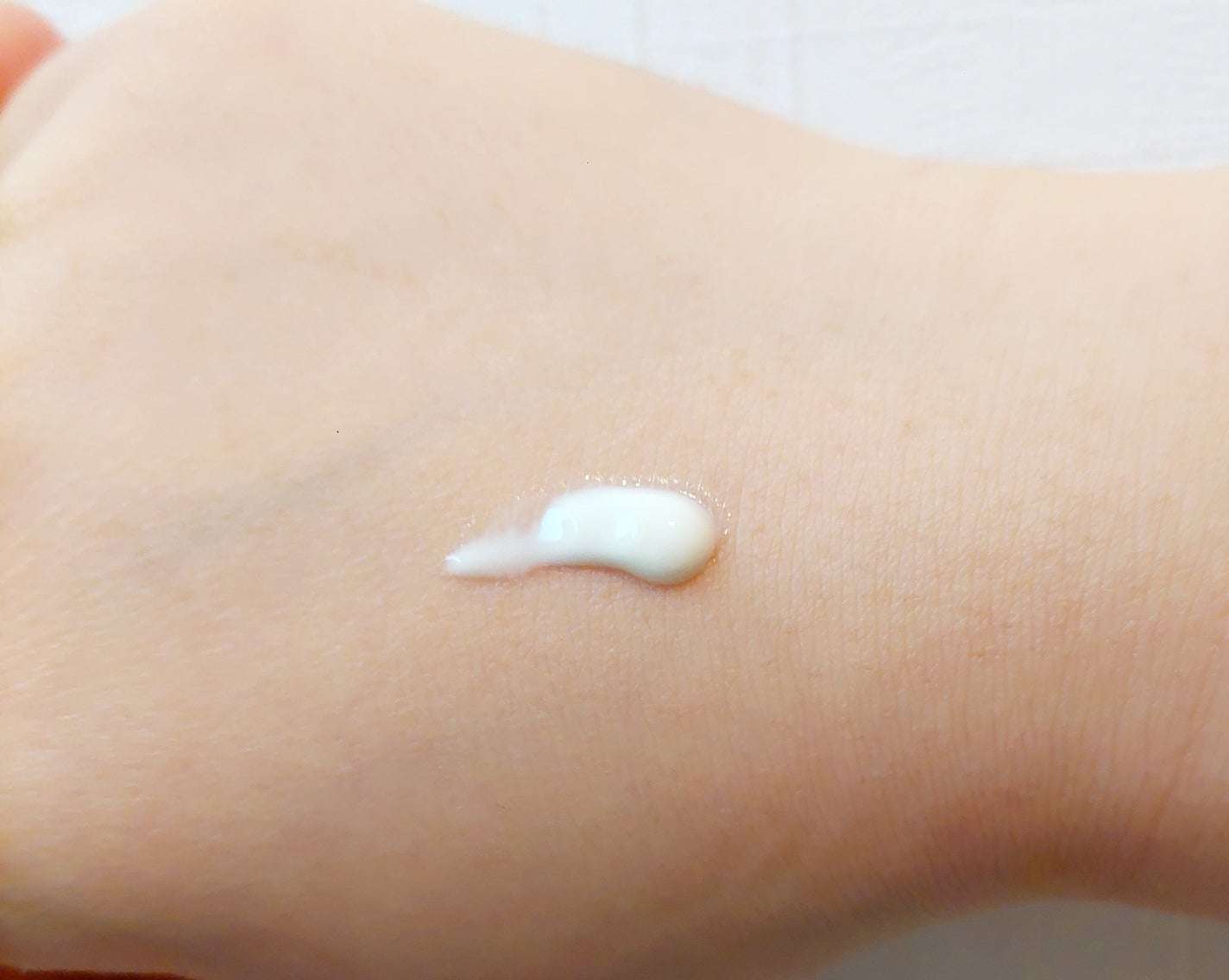 puni on LIPS 「ウォータフルエッセンスサンクリームUVカットxブルーライト遮断..」(3枚目)