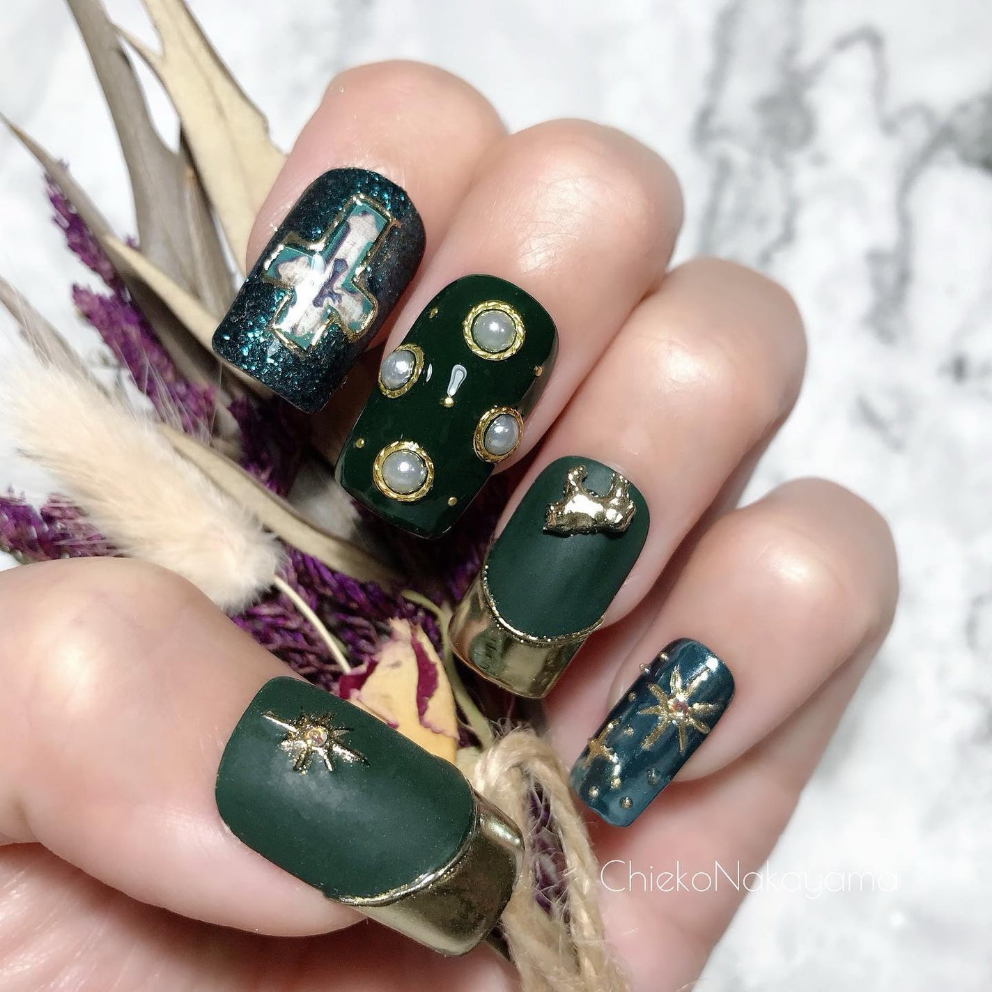 なかやまちえこ on LIPS 「antique.⠀⠀12/23発売のダークアッシュシリーズとア..」(2枚目)