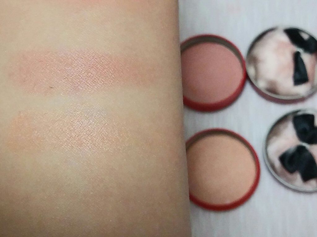 DAISO エルファーポンポンチークBのクチコミ「レトロ可愛い❤️
エルファー ポンポンチーク

【使った商品】
エルファー ポンポンチーク
【.....」（3枚目）