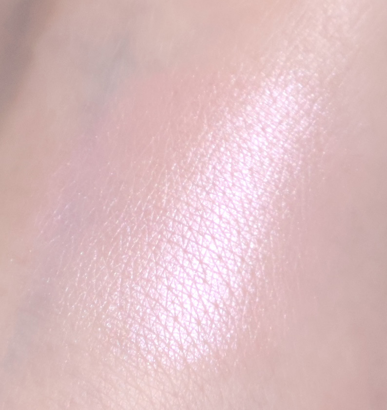 ベイクドブラッシュ #06 Balletcore Pink/Glint/パウダーチークを使ったクチコミ（2枚目）