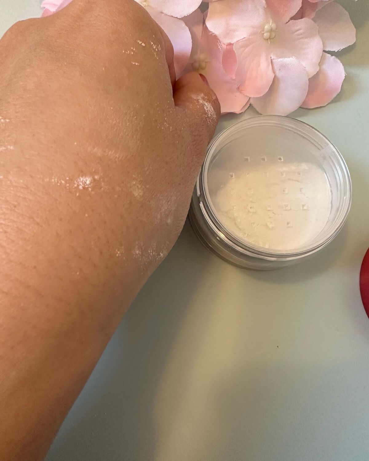 メイク キープ パウダー/コーセーコスメニエンス/ルースパウダーを使ったクチコミ（2枚目）