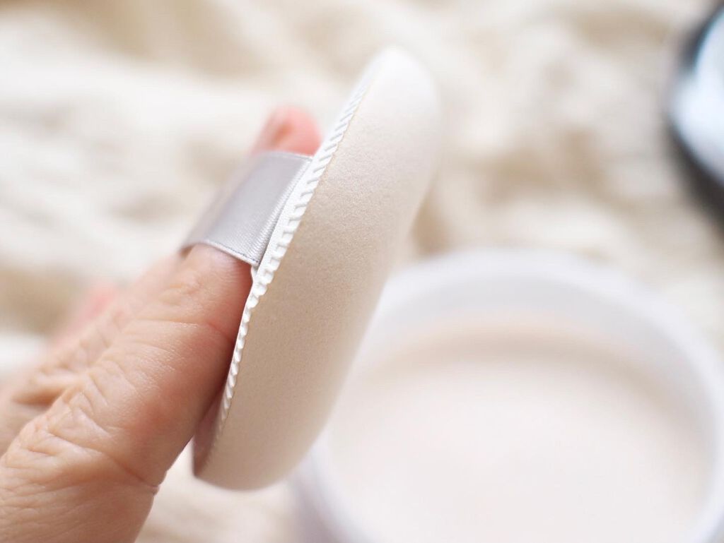 アドバンスドエシリアルスムースオペレーター ルースパウダー/THREE/ルースパウダーを使ったクチコミ（3枚目）