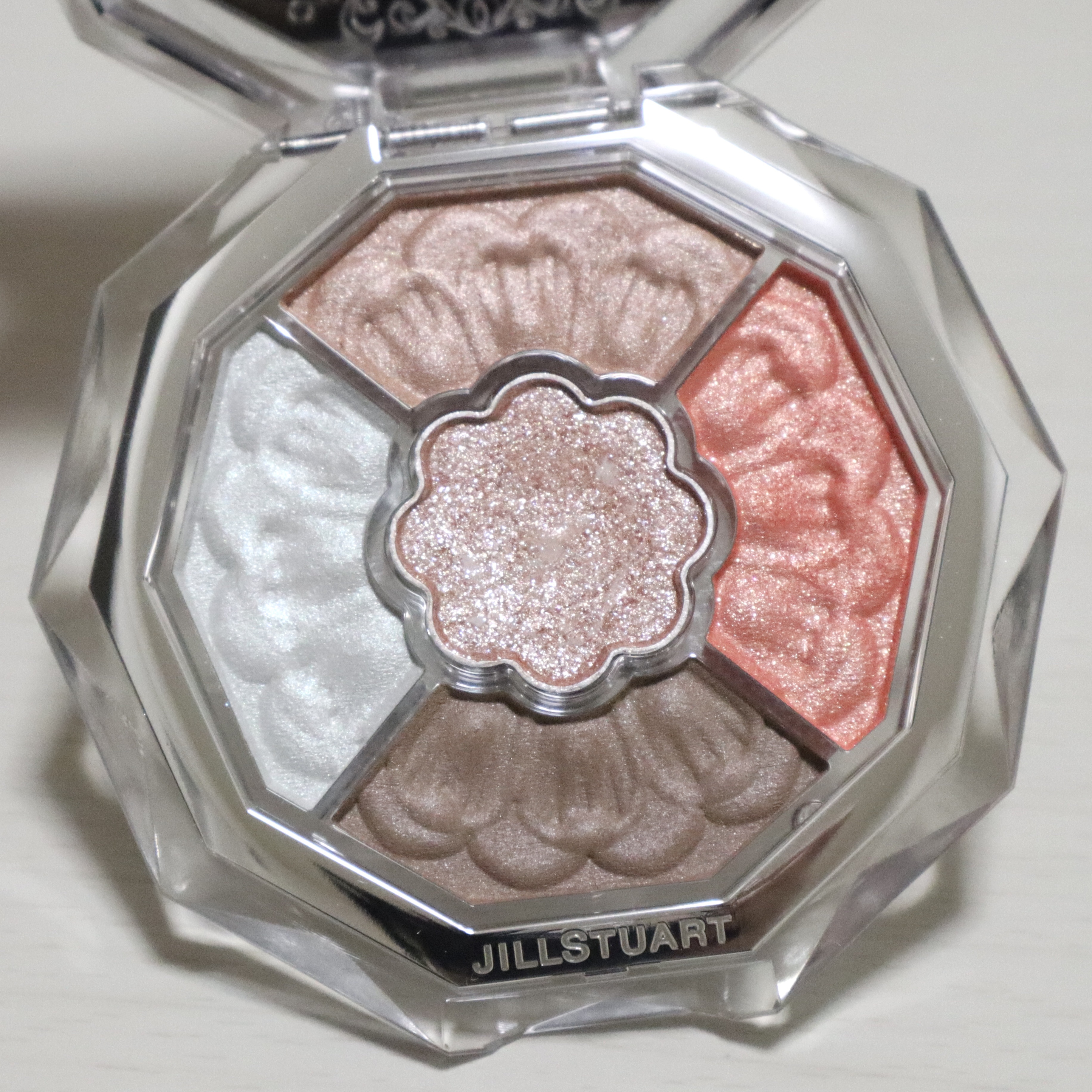 ジルスチュアート ブルームクチュール アイズ　ジュエルドブーケ 11 poppy carnelian<ガーデンオブジョイ>（限定）/JILL STUART/アイシャドウパレットを使ったクチコミ（3枚目）