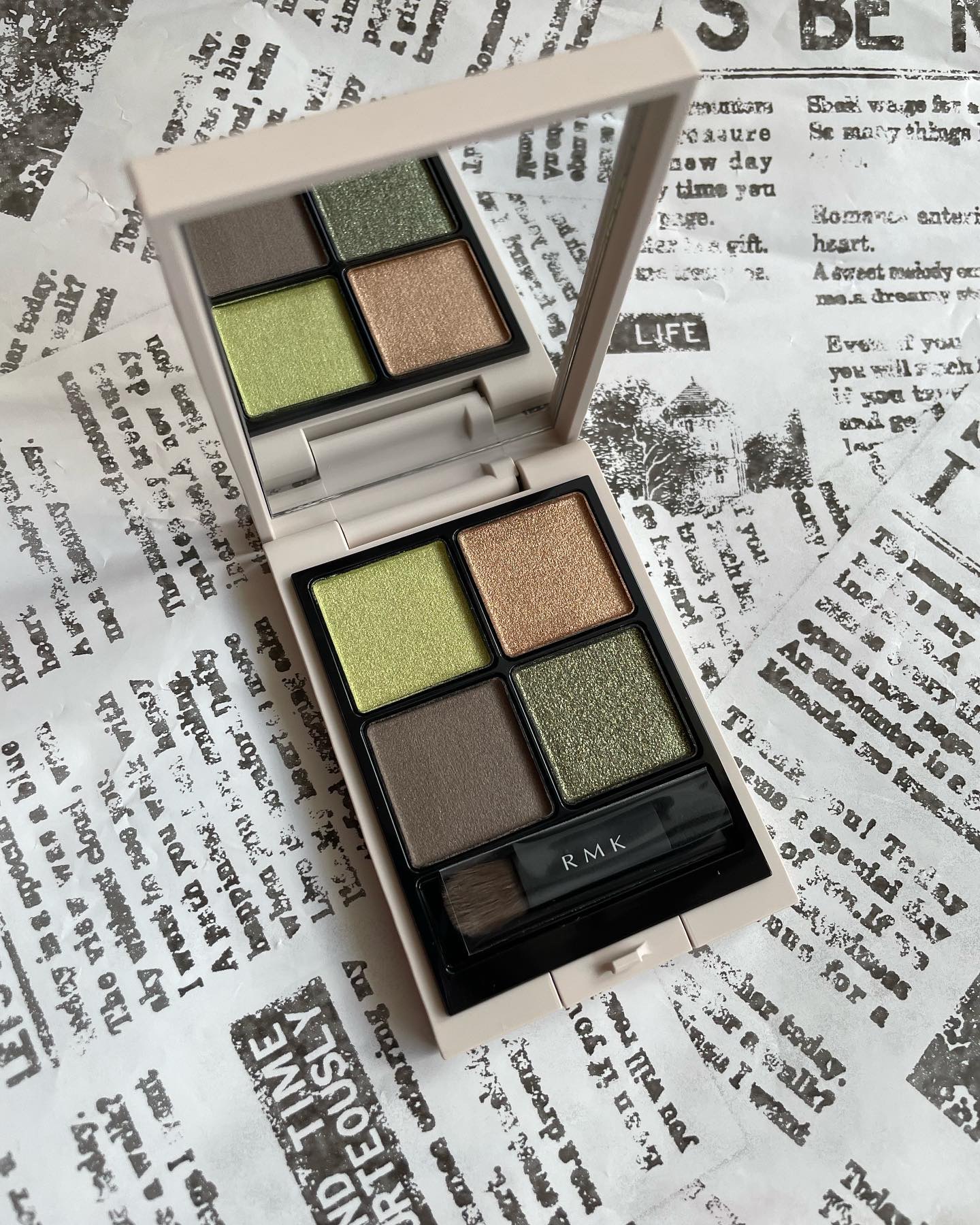 RMK シンクロマティック アイシャドウパレット EX-02 エニグマティック（数量限定）/RMK/アイシャドウパレットを使ったクチコミ（2枚目）