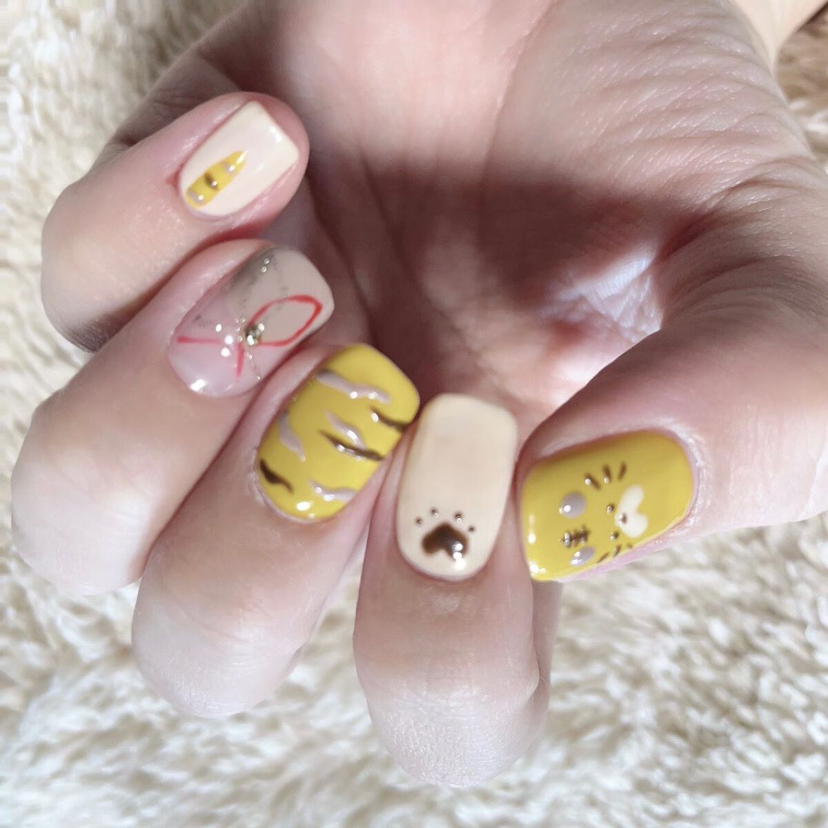 行場 on LIPS 「AHAPPYNEWYEAR🐅#セルフネイル部#セルフネイル#n..」(3枚目)