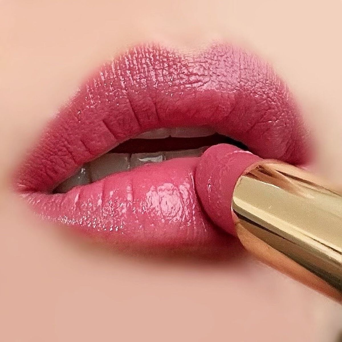 ルージュ ピュールクチュール ザ ボールド No.12 ニュ アンコングリュ/YVES SAINT LAURENT BEAUTE/口紅を使ったクチコミ（2枚目）