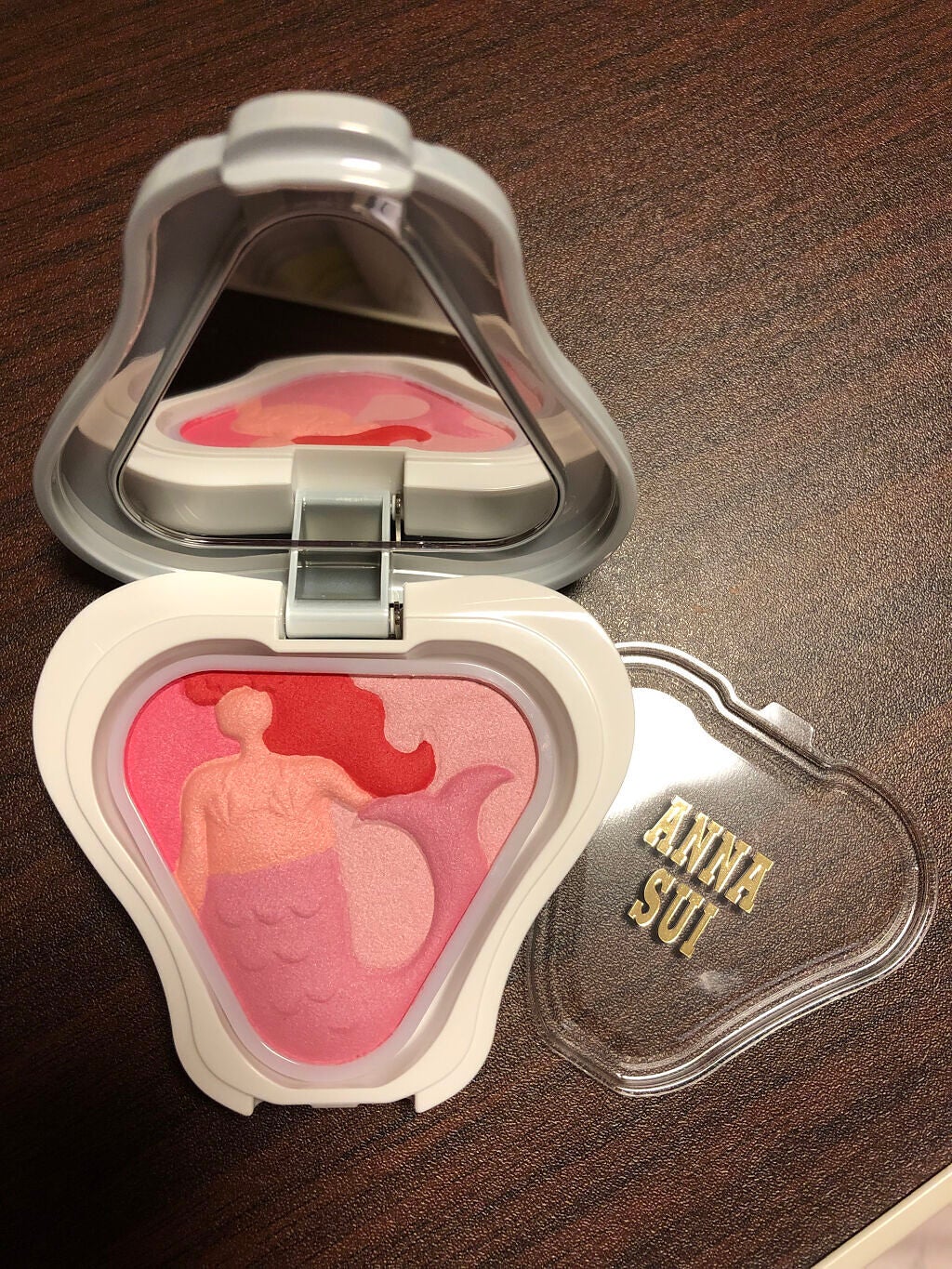 マーメイド メイクアップ パレット 限定品/ANNA SUI/単色アイシャドウを使ったクチコミ(2枚目)