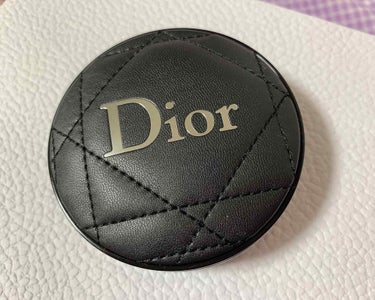 Dior
スキンフォーエヴァー クッションファンデーション

NMB48の吉田朱里ちゃんがおすすめしてるのを見て買ってしまいました🥺
(あかりんに影響されすぎ笑笑)

私はカウンターでしっかり色味を合わ