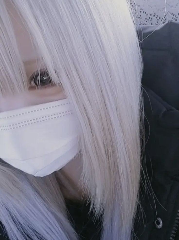 y_s5mk on LIPS 「このアイシャドウパレット欲しい#可愛い#垢抜け#儚い#絡んでく..」(1枚目)