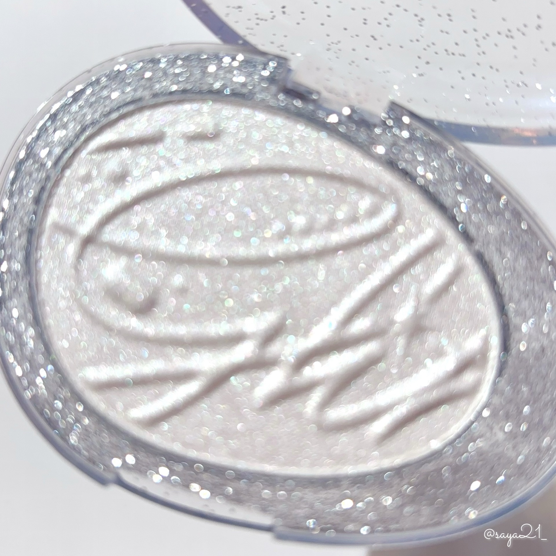 フィー グリッツストーンハイライター/fwee/パウダーハイライトを使ったクチコミ（3枚目）