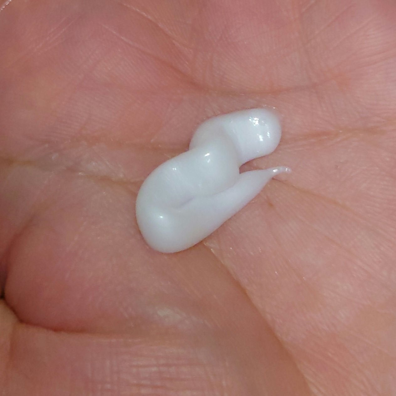 メディケイティッド センシティブケア ボディローション 美肌ケア【医薬部外品】/ヴァセリン/ボディローションを使ったクチコミ(2枚目)