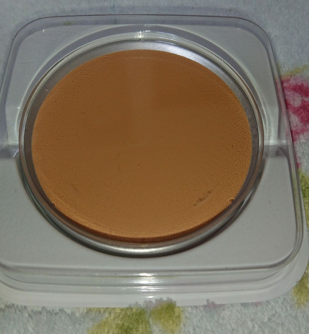 フローレスグロウ ソリッドファンデーション/CHICCA/クリーム・エマルジョンファンデーションを使ったクチコミ(3枚目)