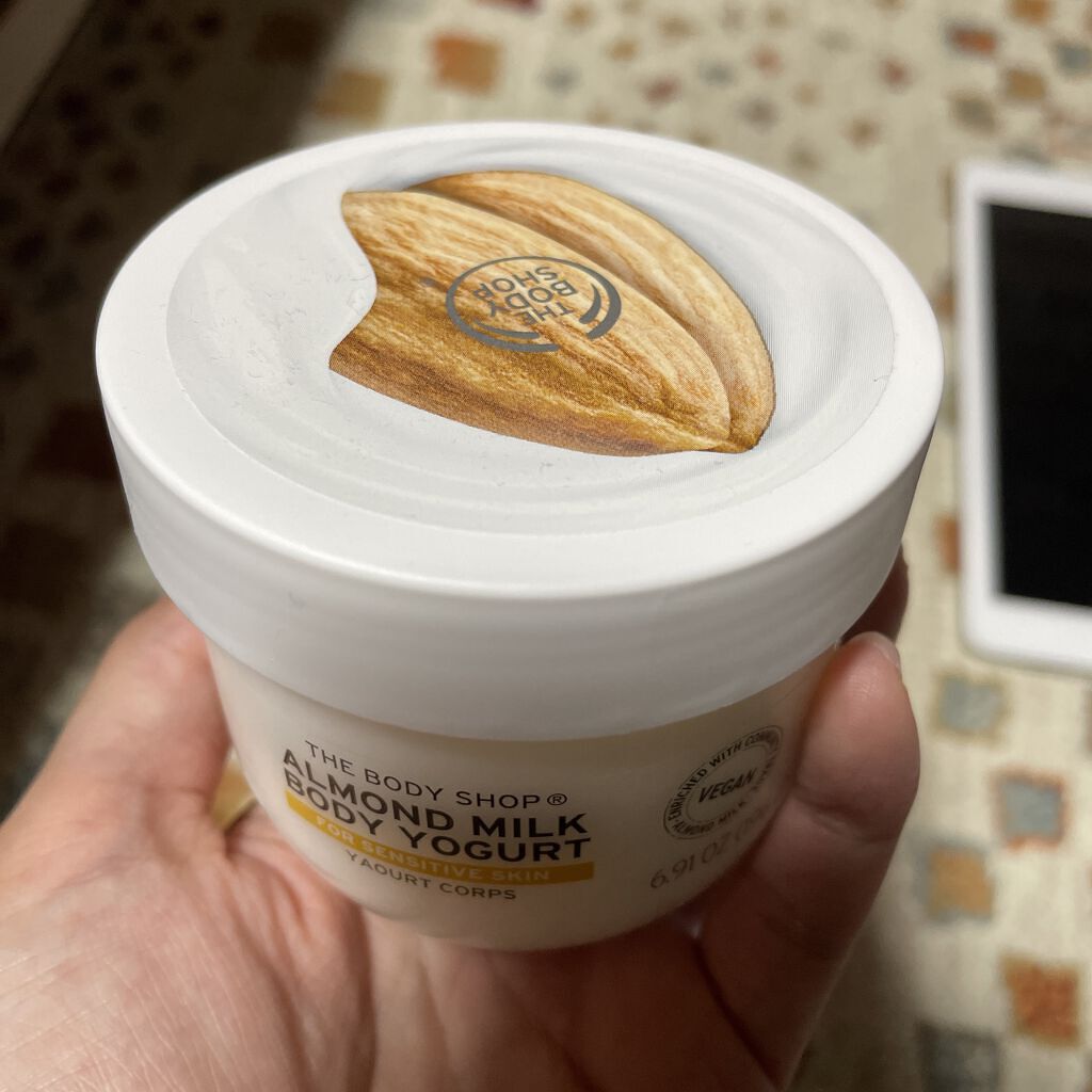 ボディヨーグルト アーモンドミルク/THE BODY SHOP/ボディローションを使ったクチコミ（1枚目）