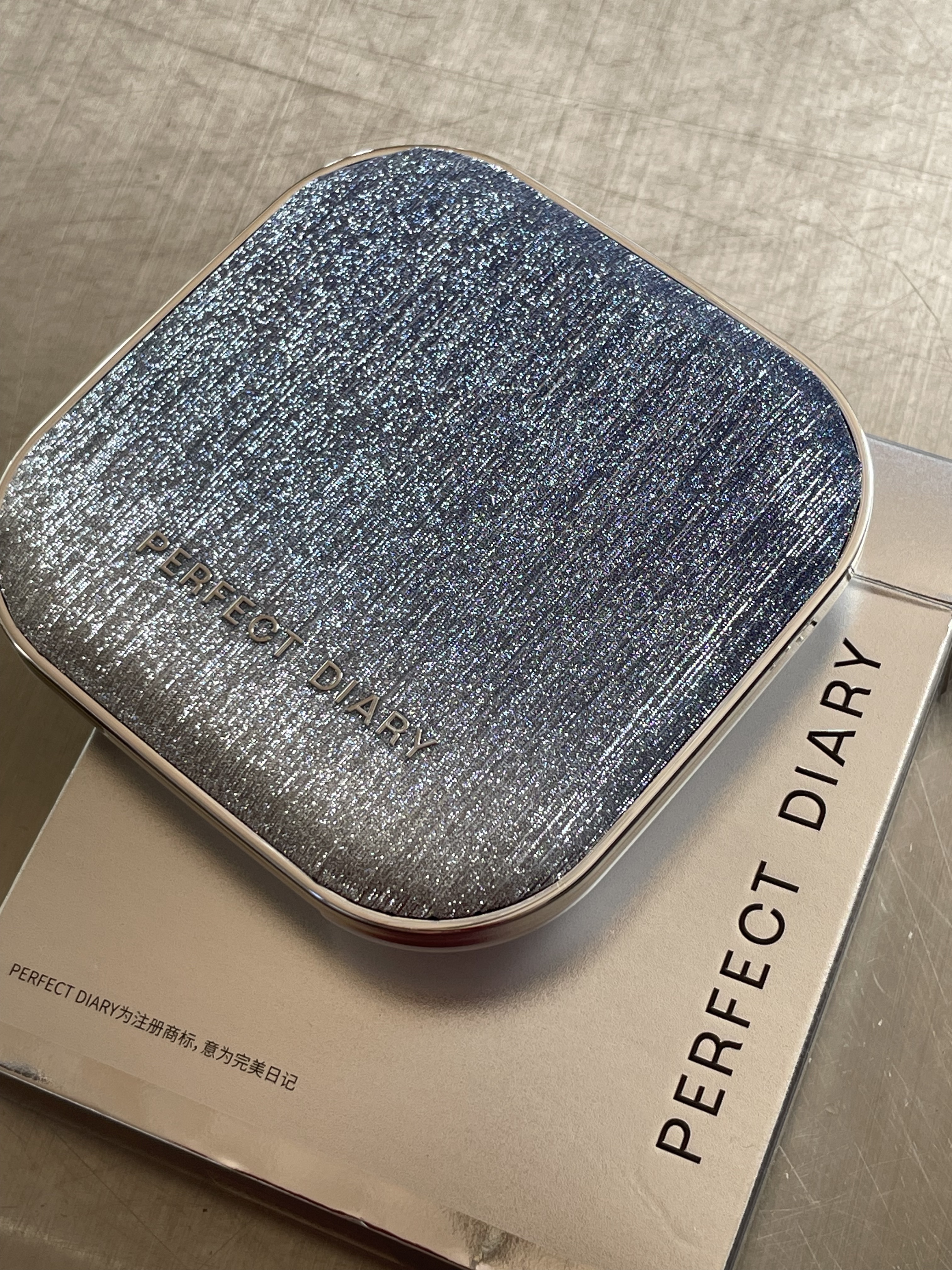 PERFECT DIARY (パーフェクトダイアリー)「原石」9色アイシャドウ　クリスマス限定/PERFECT DIARY/アイシャドウパレットを使ったクチコミ（3枚目）