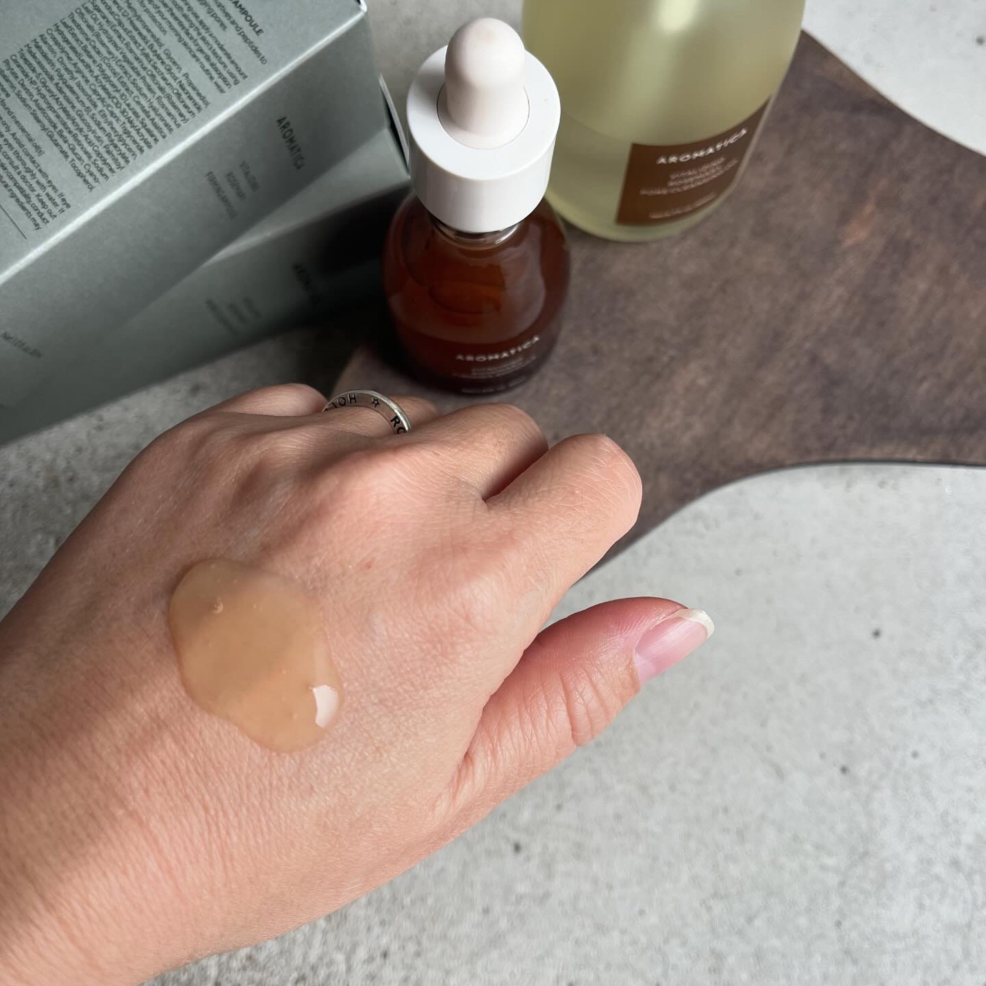 バイタライジング ローズマリー ファーミング アンプル/AROMATICA/美容液を使ったクチコミ（2枚目）