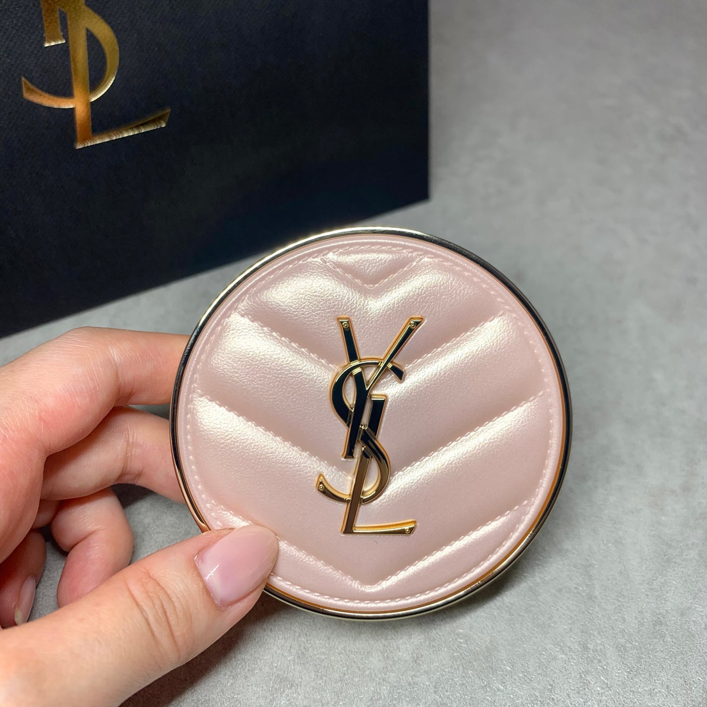 ラディアント タッチ グロウパクト/YVES SAINT LAURENT BEAUTE/クッションファンデーションを使ったクチコミ(6枚目)