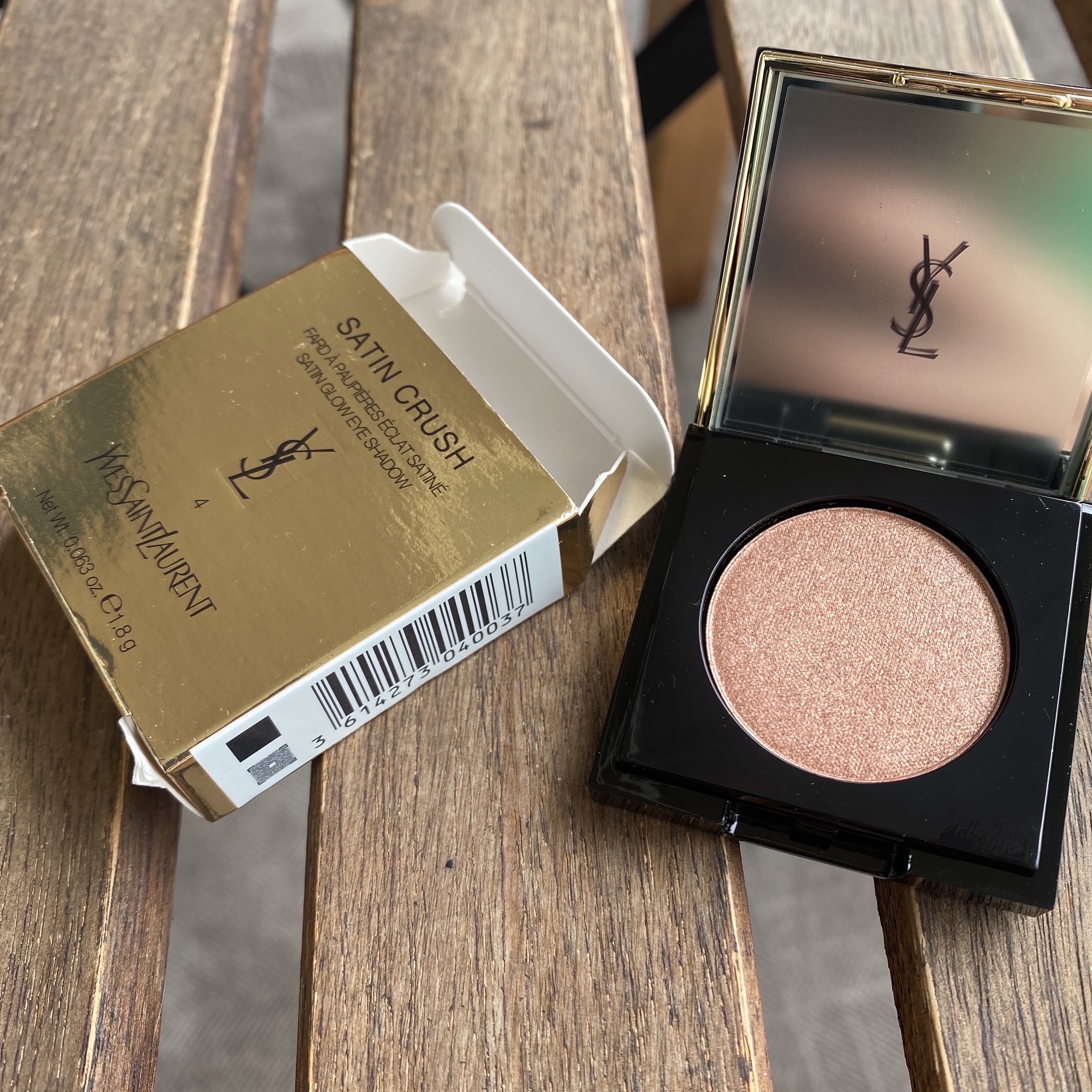 サテン クラッシュ No.4 エクストリーム コッパー/YVES SAINT LAURENT BEAUTE/単色アイシャドウを使ったクチコミ（1枚目）