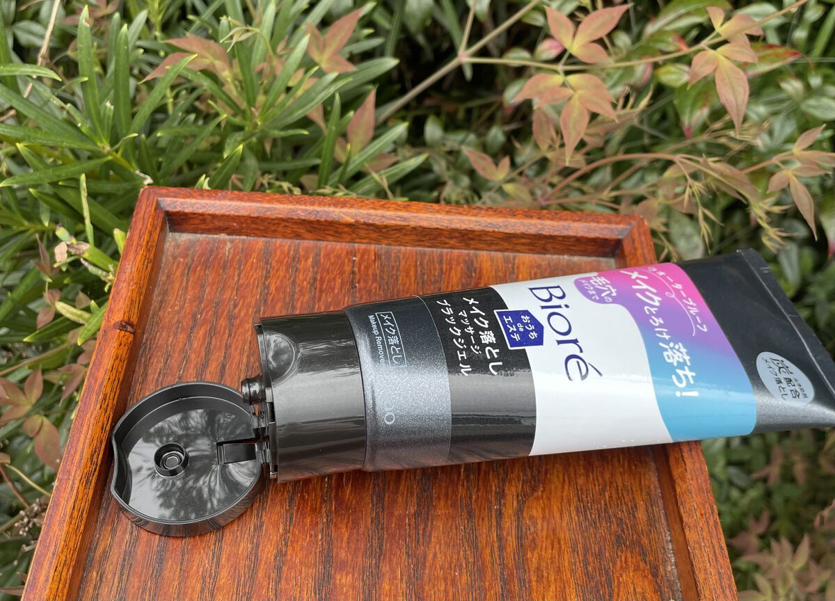 ビオレ おうちdeエステ メイク落とし マッサージブラックジェル/ビオレ/クレンジングジェルを使ったクチコミ（2枚目）