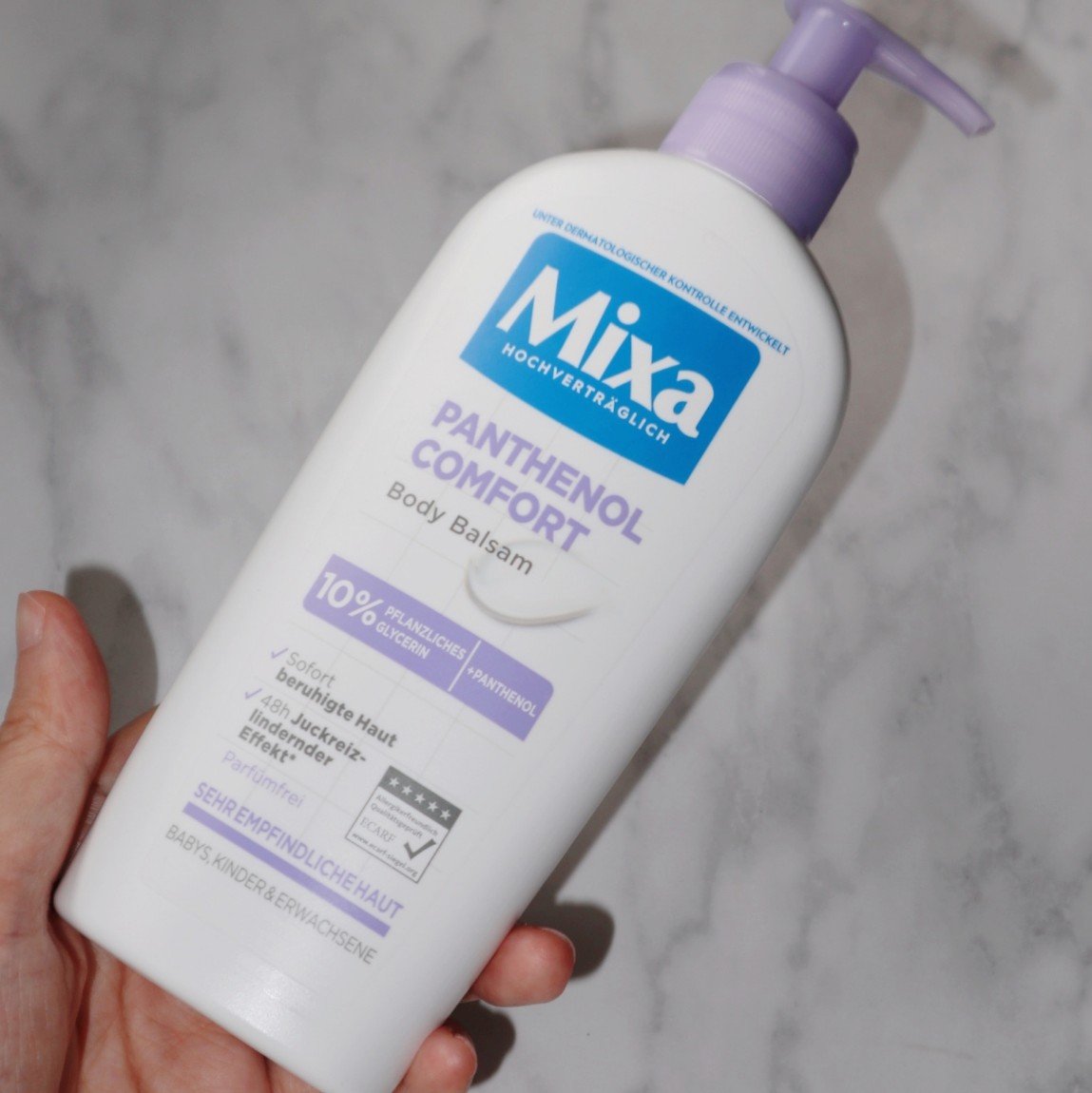 不動のお気に入りボディケア！

もう何本リピートしてるかわからないほどお気に入りのボディクリーム！

他のもいろいろ使ってきたけど、保湿力ならこれが一番！

フランスのコスメブランド「Mixa」です！

 #乾燥シーズンマストバイ 