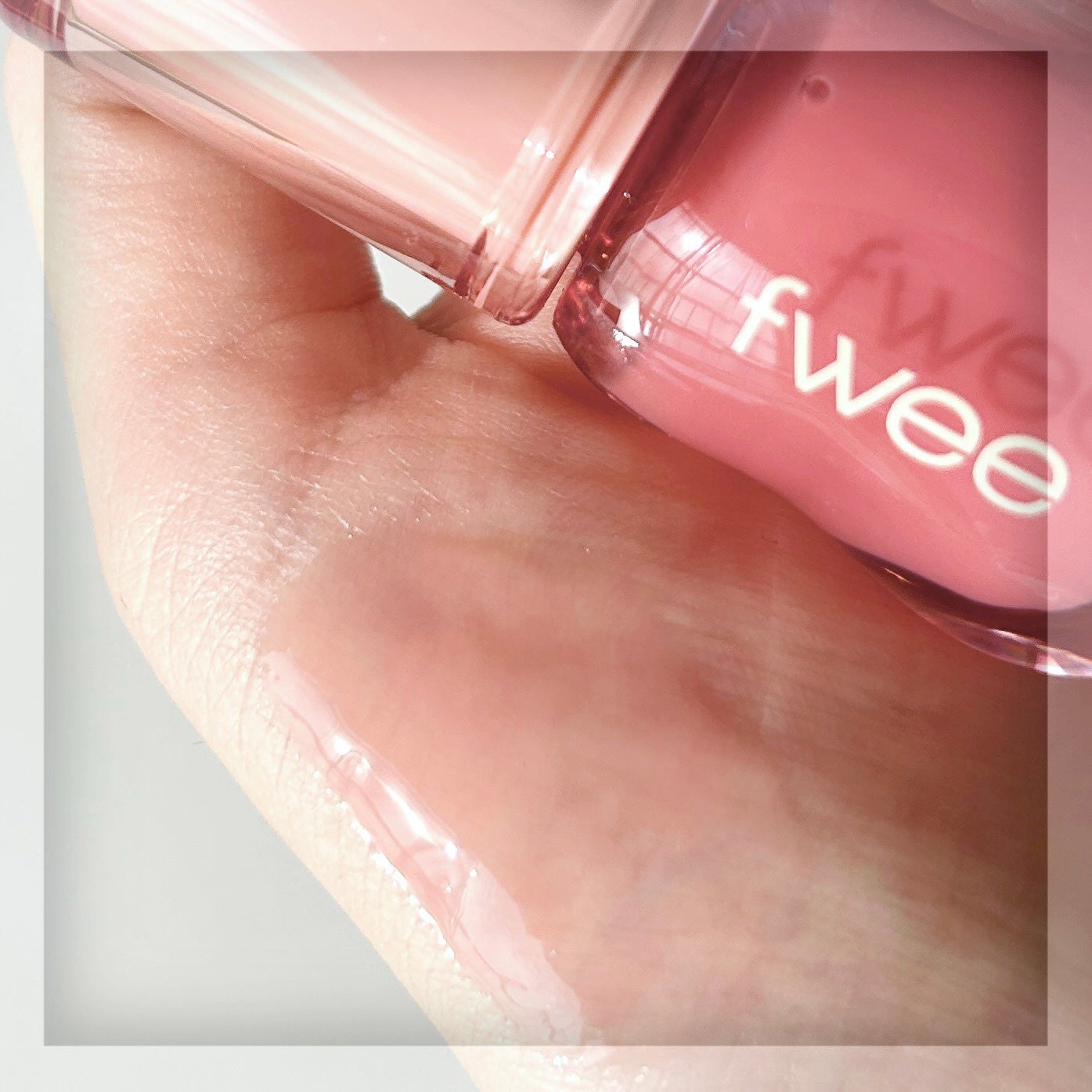 フィー 3Dボリューミンググロス/fwee/リップグロスを使ったクチコミ(4枚目)