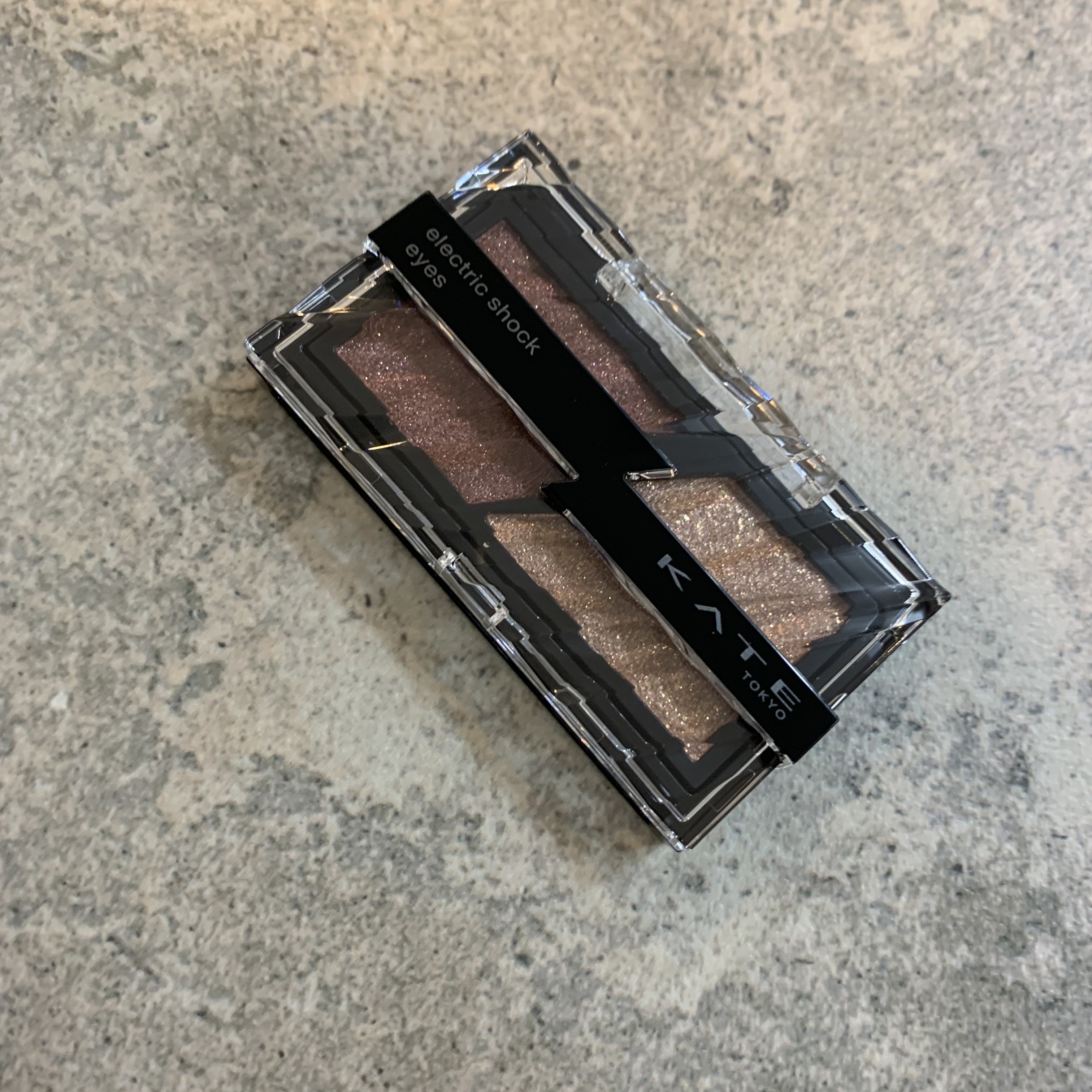 エレクトリックショックアイズ /KATE/アイシャドウパレットを使ったクチコミ（2枚目）