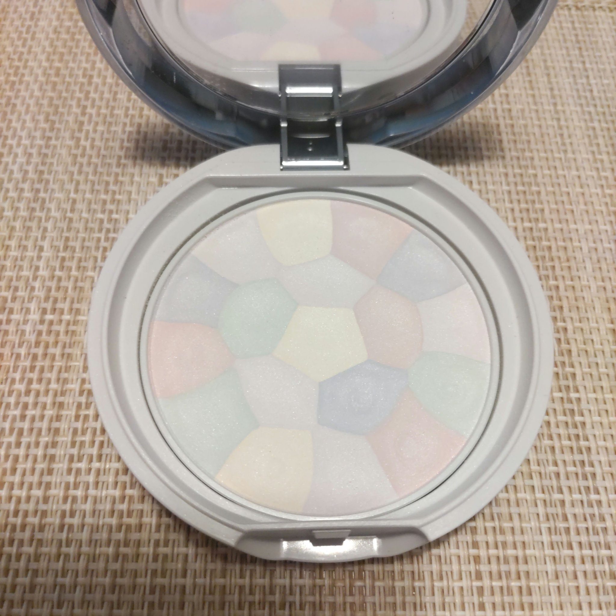 イルミネイティングフィニッシュパウダー　～Abloom～/キャンメイク/プレストパウダーを使ったクチコミ（2枚目）