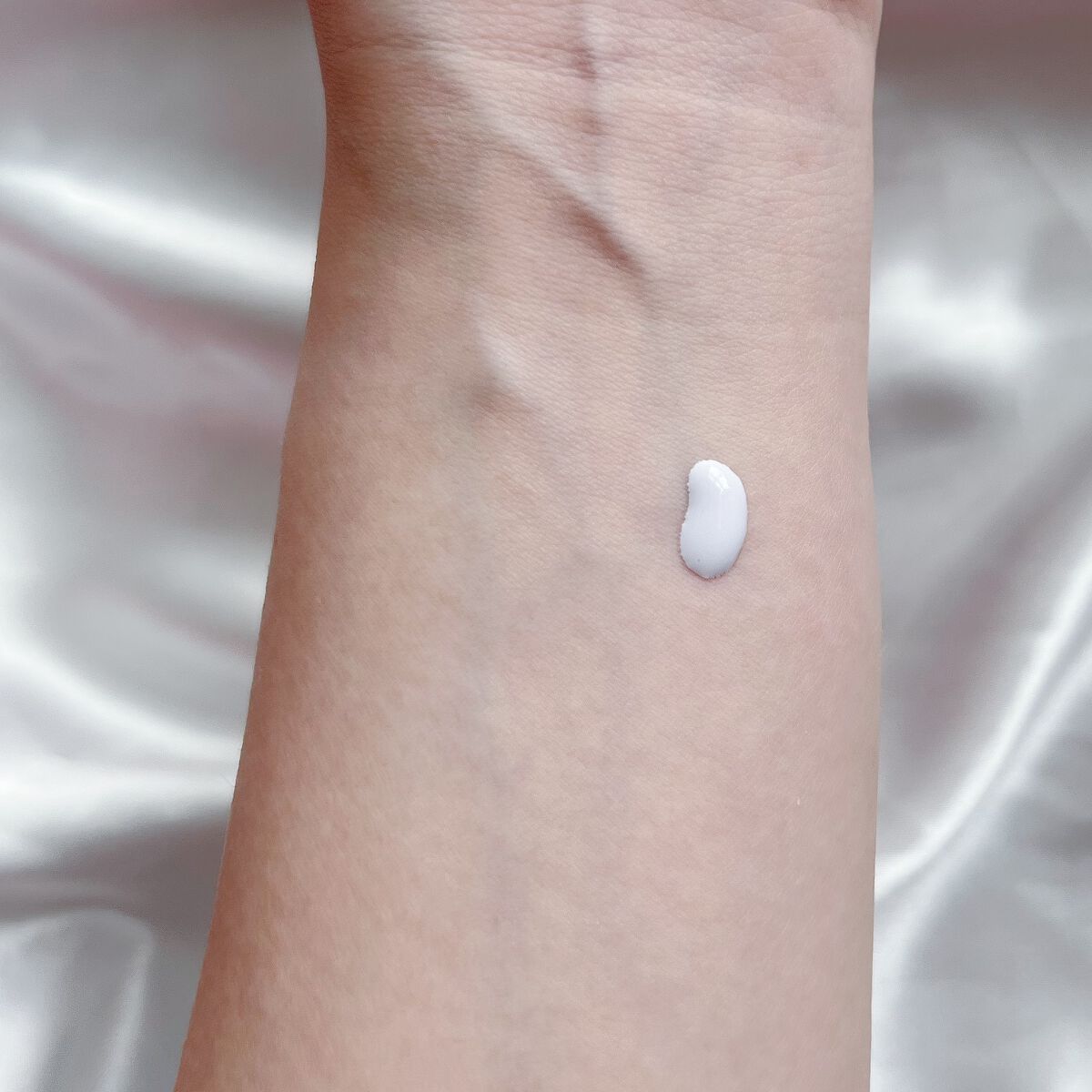 セカンドスキントーンアップベース/hince/化粧下地を使ったクチコミ(5枚目)