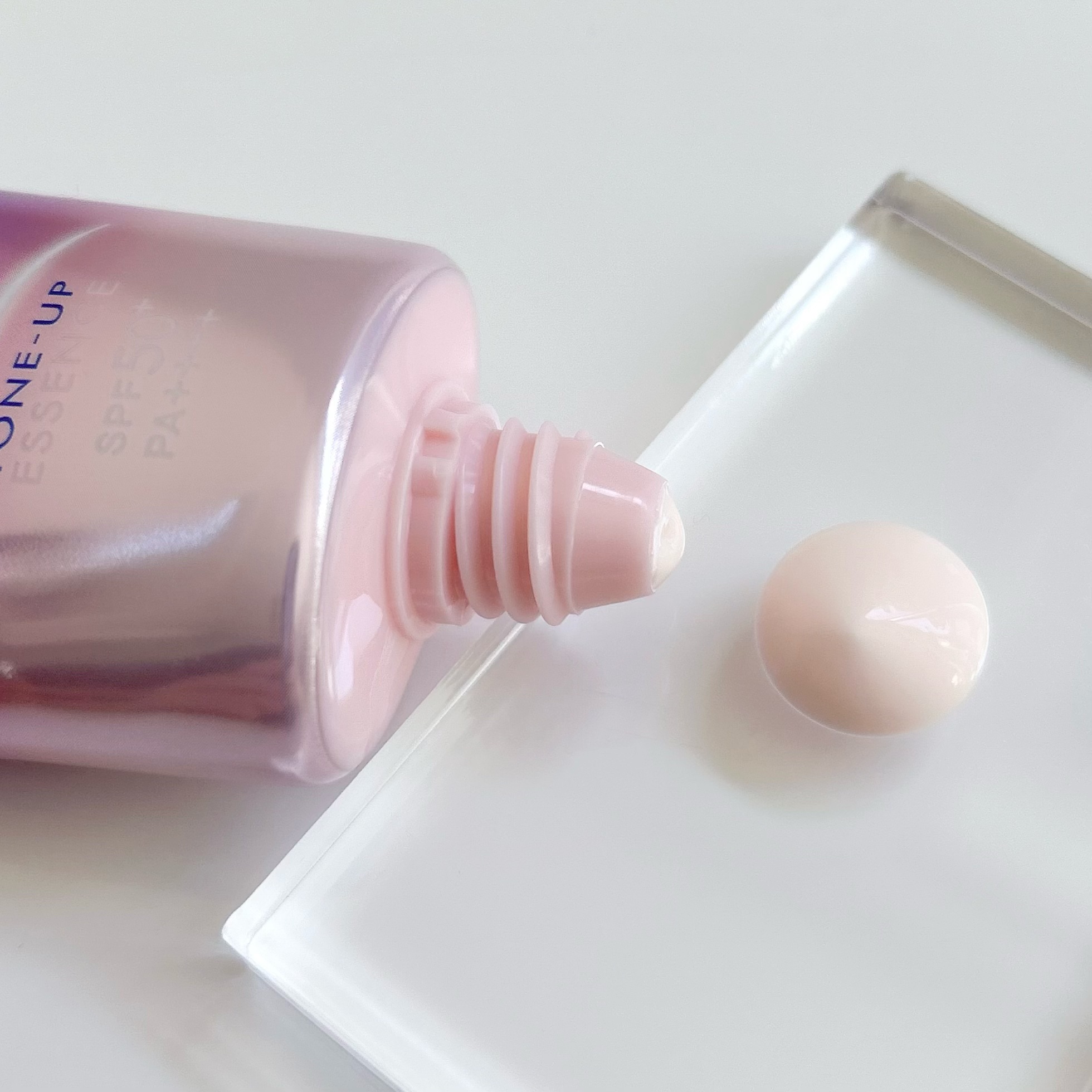 ニベアUV ディープ プロテクト＆ケア トーンアップ エッセンス/ニベア/日焼け止めローションを使ったクチコミ（2枚目）